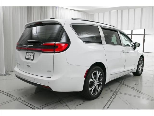 2025 Chrysler Pacifica Pinnacle AWD