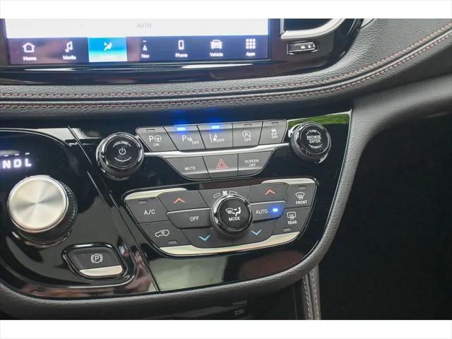 2025 Chrysler Pacifica Pinnacle AWD