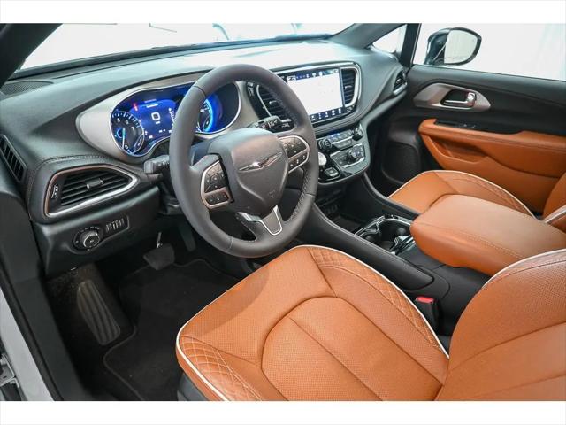 2025 Chrysler Pacifica Pinnacle AWD