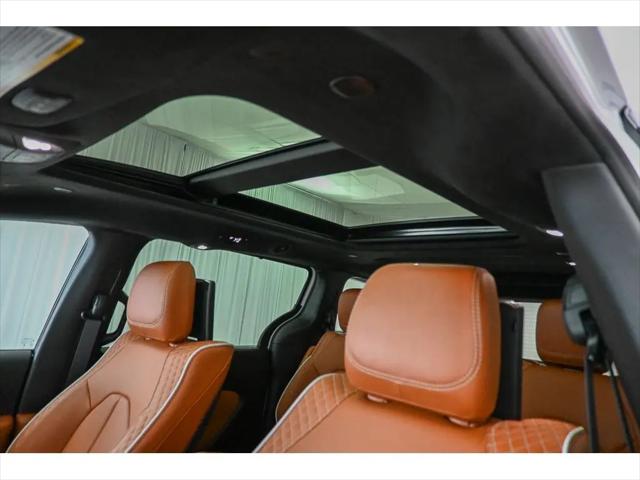 2025 Chrysler Pacifica Pinnacle AWD