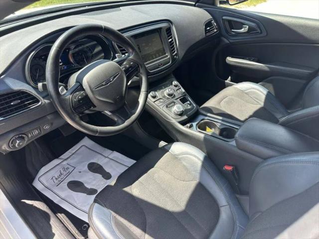 2016 Chrysler 200 S