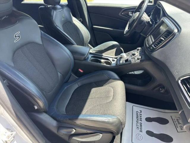 2016 Chrysler 200 S