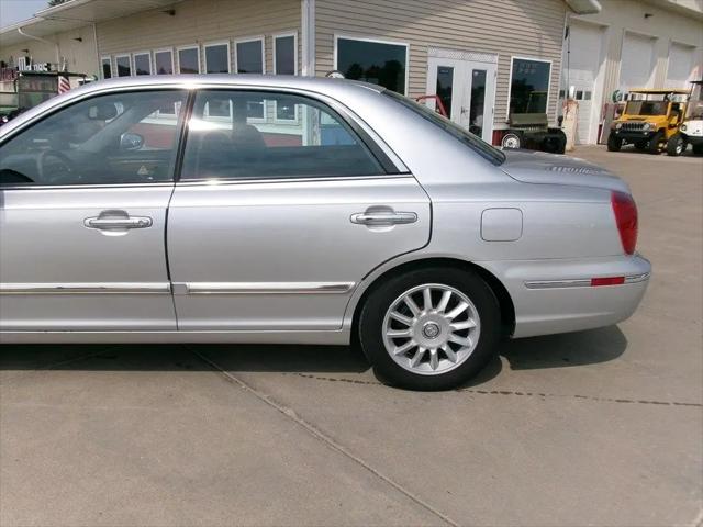 2004 Hyundai XG350 Base