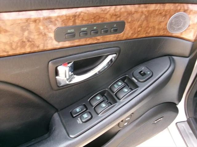 2004 Hyundai XG350 Base