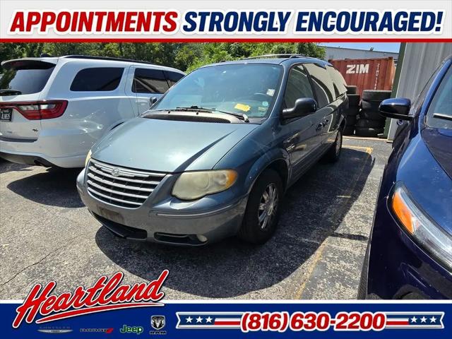 2005 Chrysler Town & Country Limited for sale in Excelsior Springs, MO