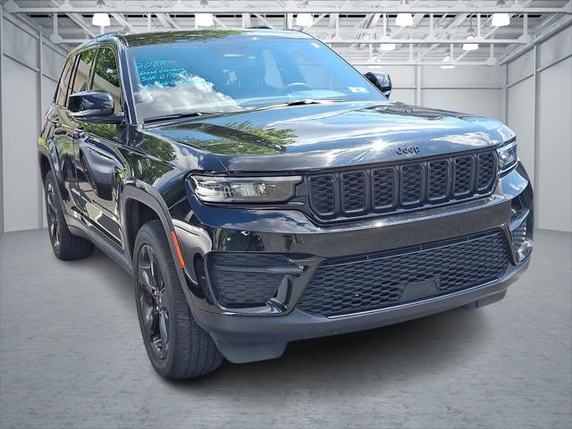 2023 Jeep Grand Cherokee Altitude 4x4 2023 Jeep Grand Cherokee Altitude 4x4