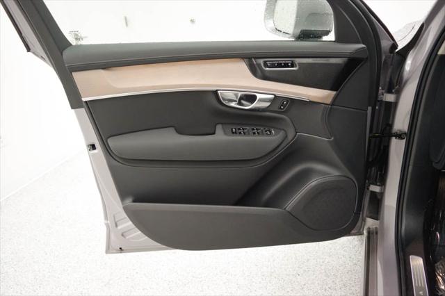 2026 Volvo XC90 Plus, B6 AWD Gas mild hybrid, Gasoline, Bright, 7 Seats
