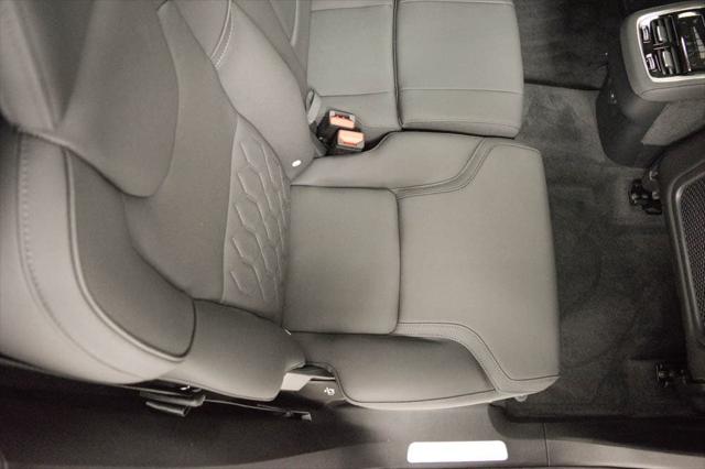 2026 Volvo XC90 Plus, B6 AWD Gas mild hybrid, Gasoline, Bright, 7 Seats