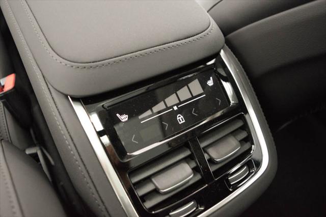 2026 Volvo XC90 Plus, B6 AWD Gas mild hybrid, Gasoline, Bright, 7 Seats