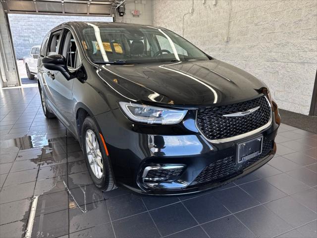 2023 Chrysler Pacifica Touring L for sale in Springfield, MO