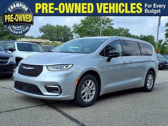 2024 Chrysler Pacifica Touring L for sale in Howell, MI