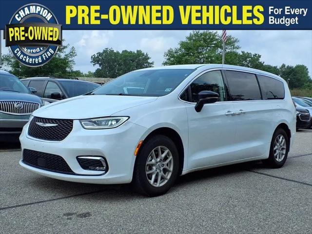 2024 Chrysler Pacifica Touring L for sale in Howell, MI