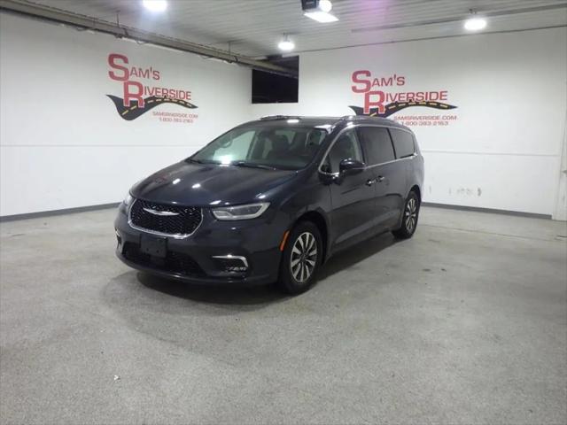 2021 Chrysler Pacifica Touring L for sale in Des Moines, IA
