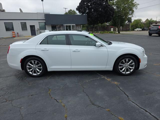 2017 Chrysler 300 Limited AWD