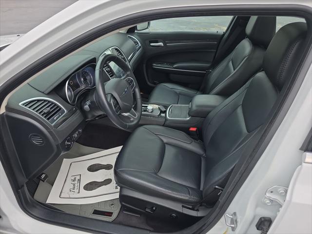 2017 Chrysler 300 Limited AWD