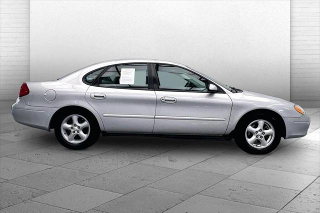 2003 Ford Taurus 4dr Sdn SES Standard