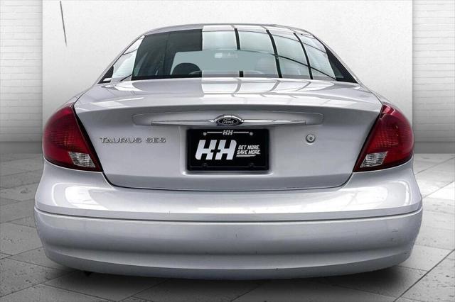 2003 Ford Taurus 4dr Sdn SES Standard