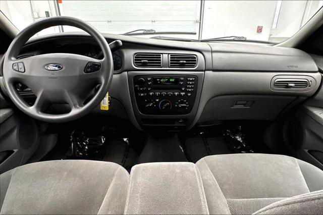 2003 Ford Taurus 4dr Sdn SES Standard