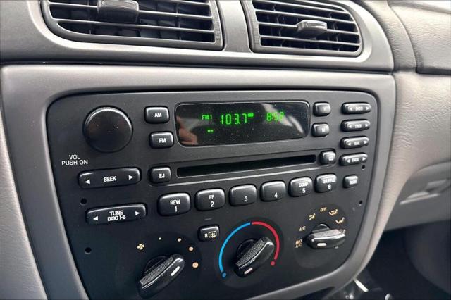 2003 Ford Taurus 4dr Sdn SES Standard