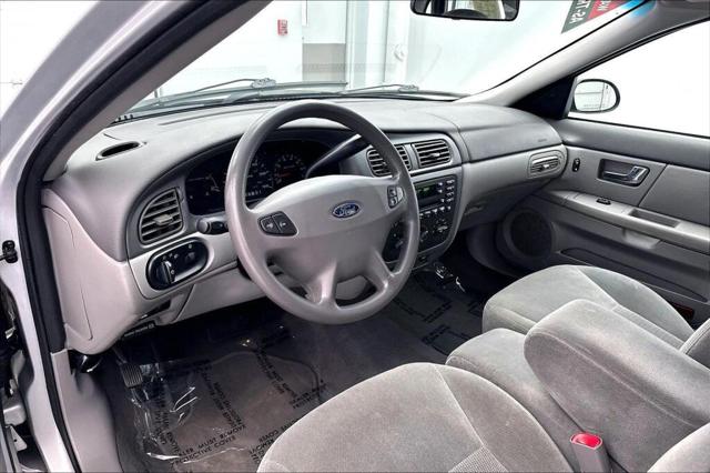 2003 Ford Taurus 4dr Sdn SES Standard