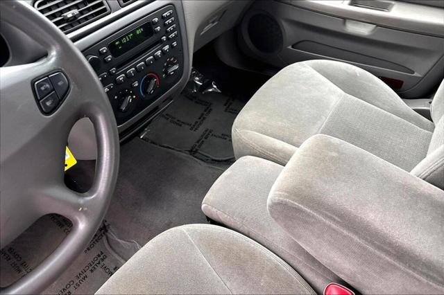 2003 Ford Taurus 4dr Sdn SES Standard