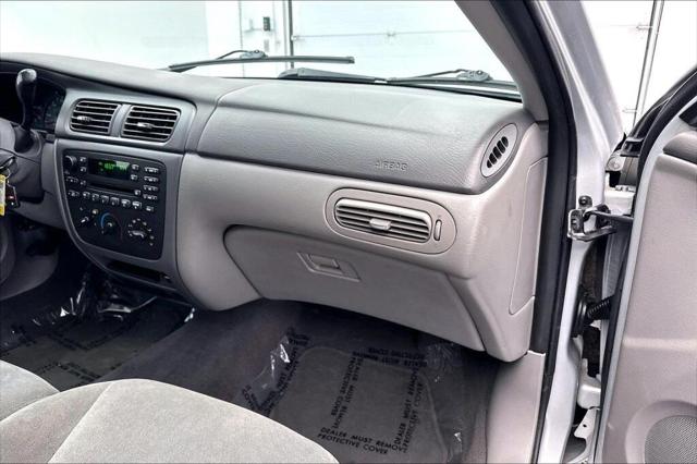 2003 Ford Taurus 4dr Sdn SES Standard