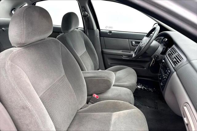 2003 Ford Taurus 4dr Sdn SES Standard