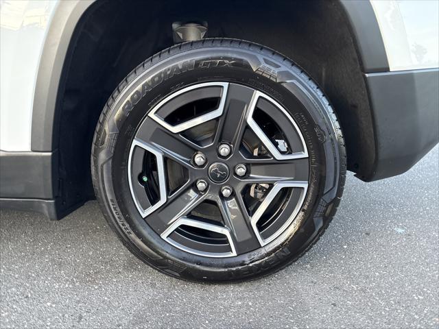 2026 Jeep Cherokee Laredo 4x4