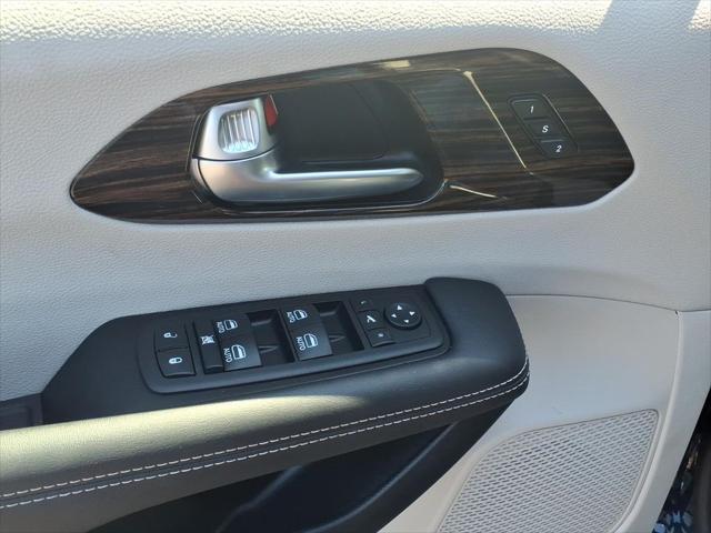 2024 Chrysler Pacifica Limited AWD