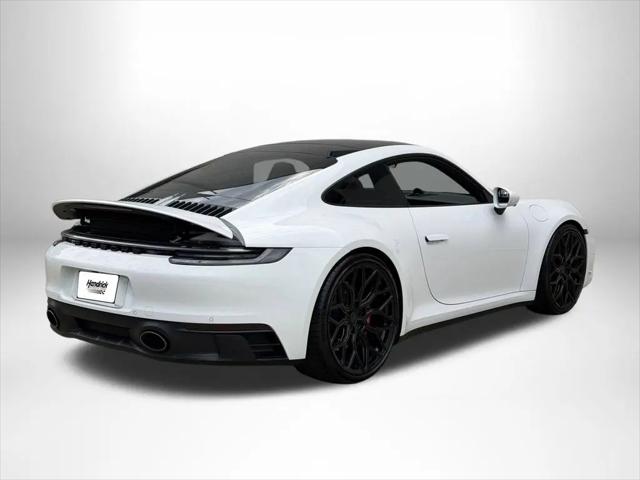 2022 Porsche 911 Carrera 4 GTS