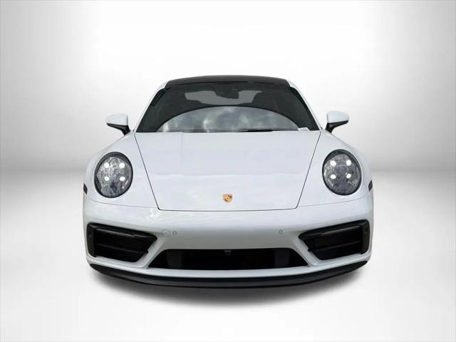 2022 Porsche 911 Carrera 4 GTS