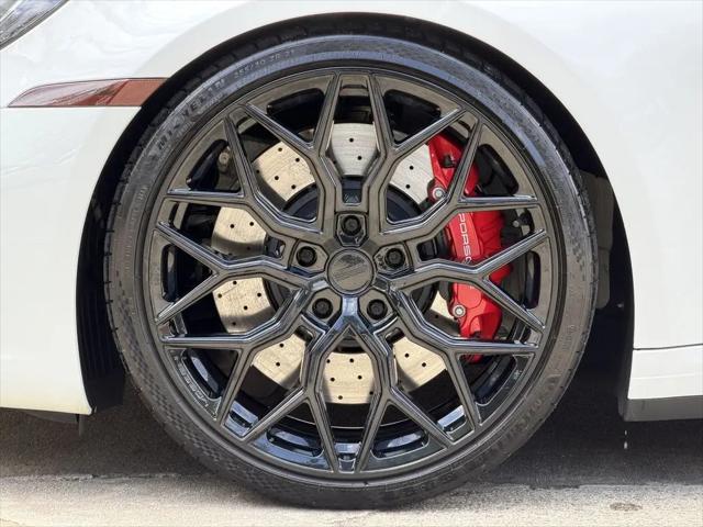 2022 Porsche 911 Carrera 4 GTS