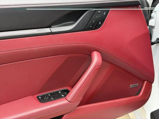 2022 Porsche 911 Carrera 4 GTS