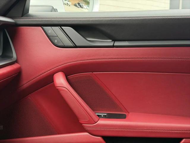 2022 Porsche 911 Carrera 4 GTS