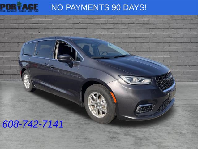 2023 Chrysler Pacifica Touring L for sale in Portage, WI