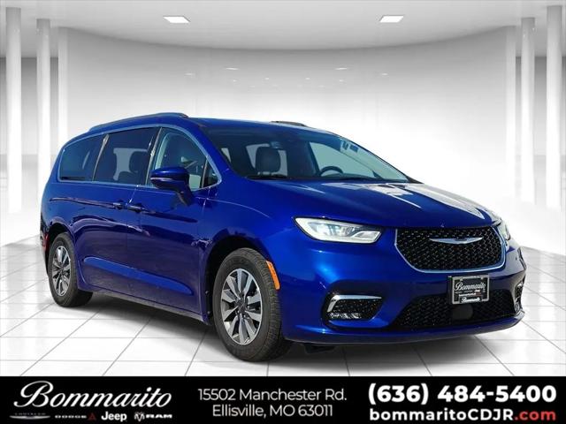 2021 Chrysler Pacifica Touring L for sale in Ellisville, MO