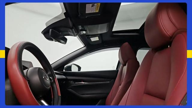 2025 Mazda Mazda3 2.5 S Carbon Edition