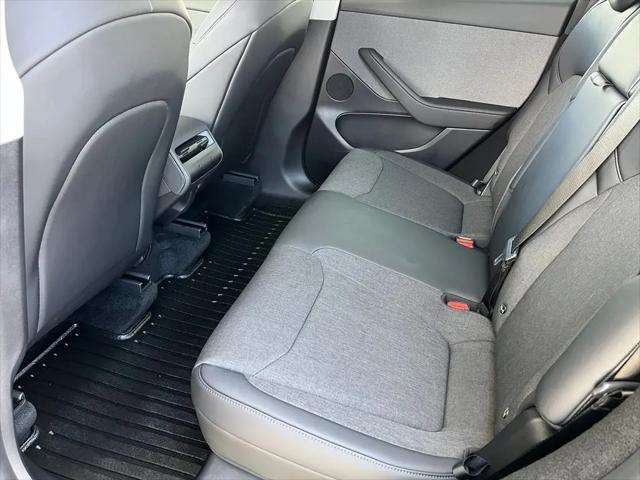 2026 Tesla Model Y Premium Rear-Wheel Drive