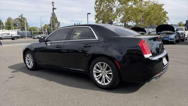 2018 Chrysler 300 Touring L