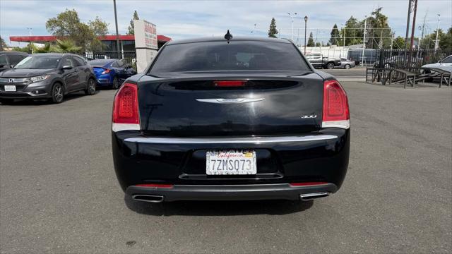 2018 Chrysler 300 Touring L