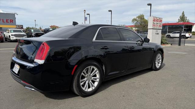2018 Chrysler 300 Touring L