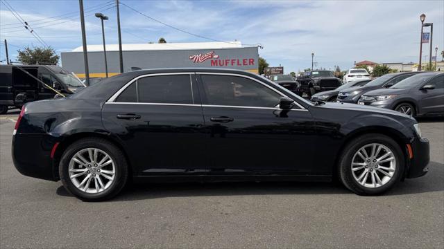 2018 Chrysler 300 Touring L