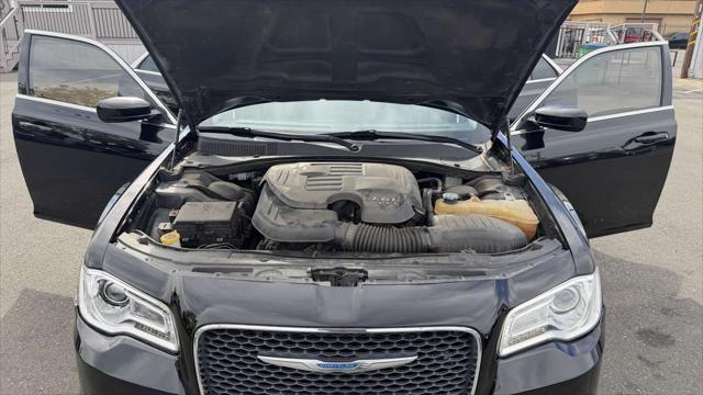 2018 Chrysler 300 Touring L