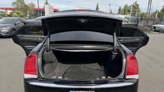 2018 Chrysler 300 Touring L