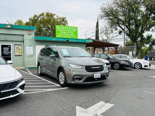 2022 Chrysler Pacifica Touring L