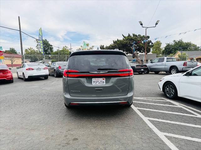 2022 Chrysler Pacifica Touring L