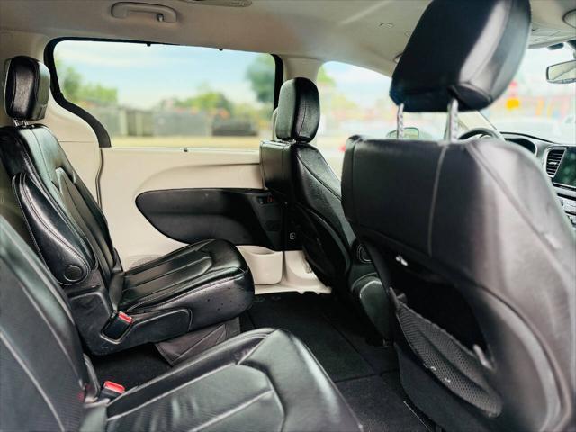 2022 Chrysler Pacifica Touring L