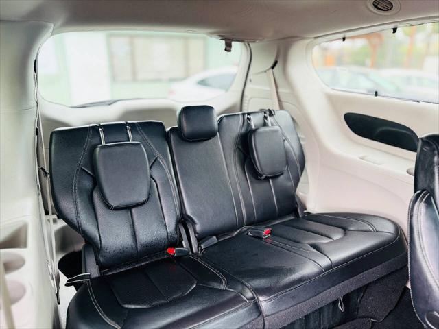 2022 Chrysler Pacifica Touring L