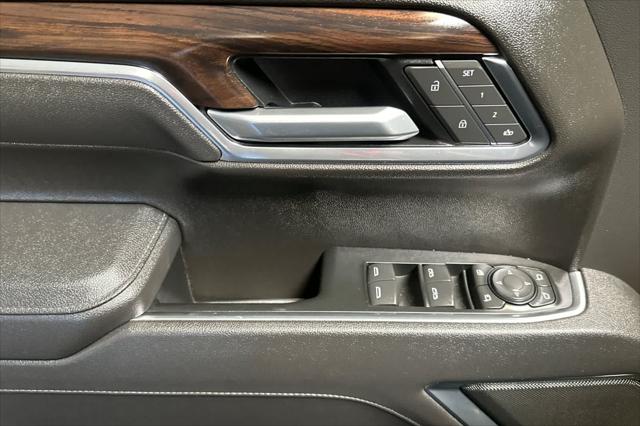 2025 GMC Sierra 1500 2WD Crew Cab Short Box SLT