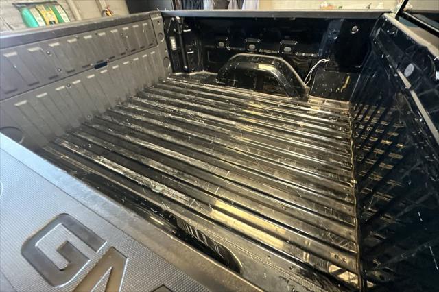 2025 GMC Sierra 1500 2WD Crew Cab Short Box SLT